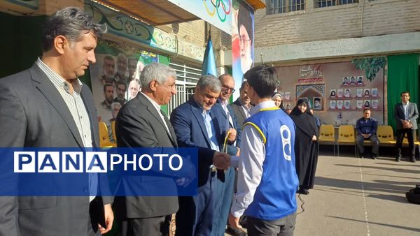 افتتاحیه المپیاد ورزشی درون مدرسه ای در دبیرستان سروش شاهد منطقه ۱۶