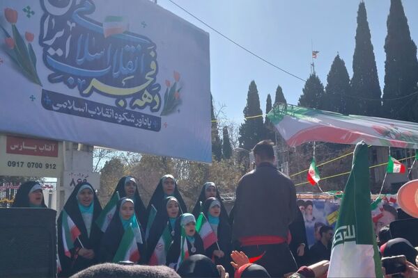حضور پرشور مردم شیراز در راهپیمایی 22 بهمن، خون تازه در رگ‌های انقلاب 