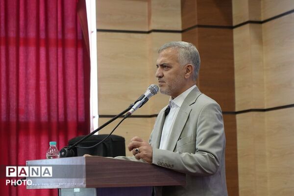 جشن شکوه مادری و همایش تجلیل از سفیران جوانی جمعیت در بهارستان‌دو