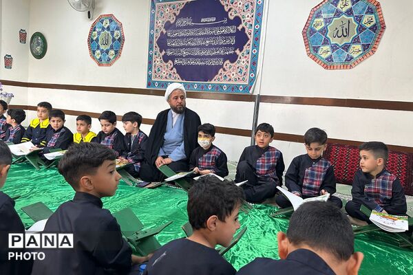 جشن قرآن برای نوآموزان پایه اول در دبستان هیات امنایی شهید قلنبر ناحیه دو شهرری