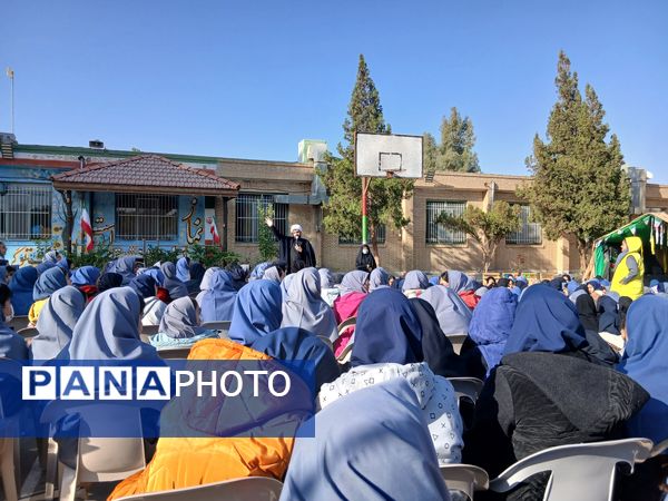 برگزاری مراسم عزاداری ایام فاطمیه در دبیرستان شهید دهقان 