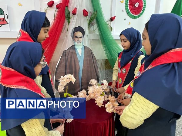 گرامیداشت ایام الله دهه فجر در دبستان آرمینه مصلی نژاد 