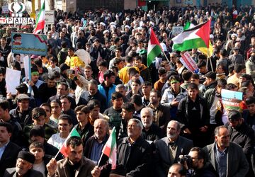 حضور پرشور دانش‌آموزان اردبیلی در راهپیمایی روز ۱۳ آبان ماه 