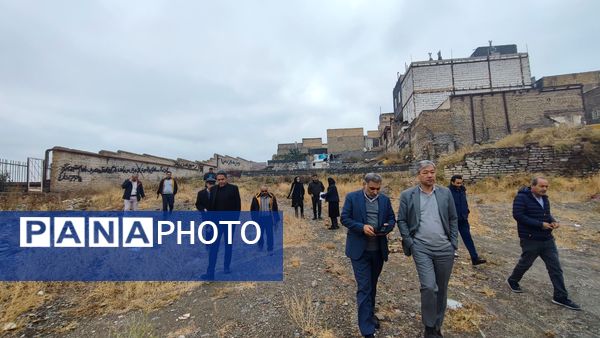 بازدید مدیرکل نوسازی مدارس جهت احداث مدرسه‌ای جدید در ناحیه۶ مشهد