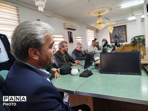 تجلیل دانش آموزان از حافظان امنیت  در نیشابور