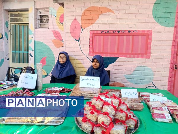 برپایی بازارچه دانش آموزی در دبیرستان دکتر جواد حداد۲ 