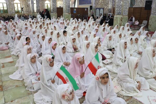 مراسم جشن تکلیف250 دانش آموز شهر صفادشت