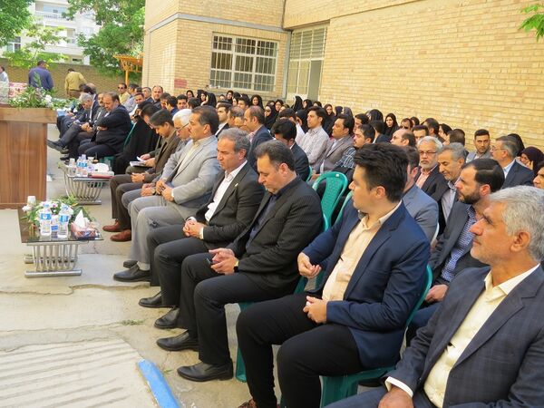 تقدیر از کارکنان‌ اداره‌کل آموزش و پرورش خراسان شمالی 