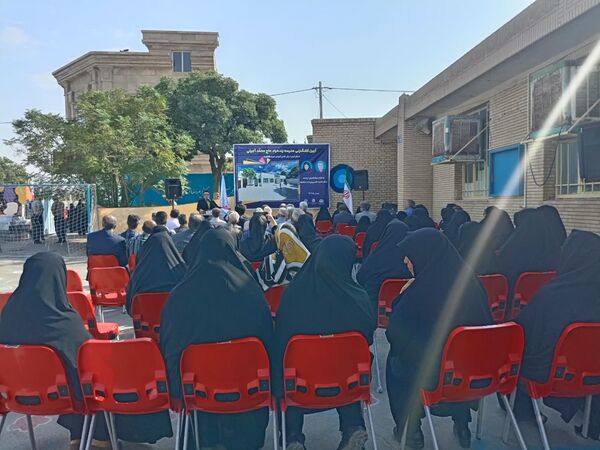 آیین کلنگ‌زنی مدرسه زنده‌یاد حاج محمد آجیلی در کاشان
