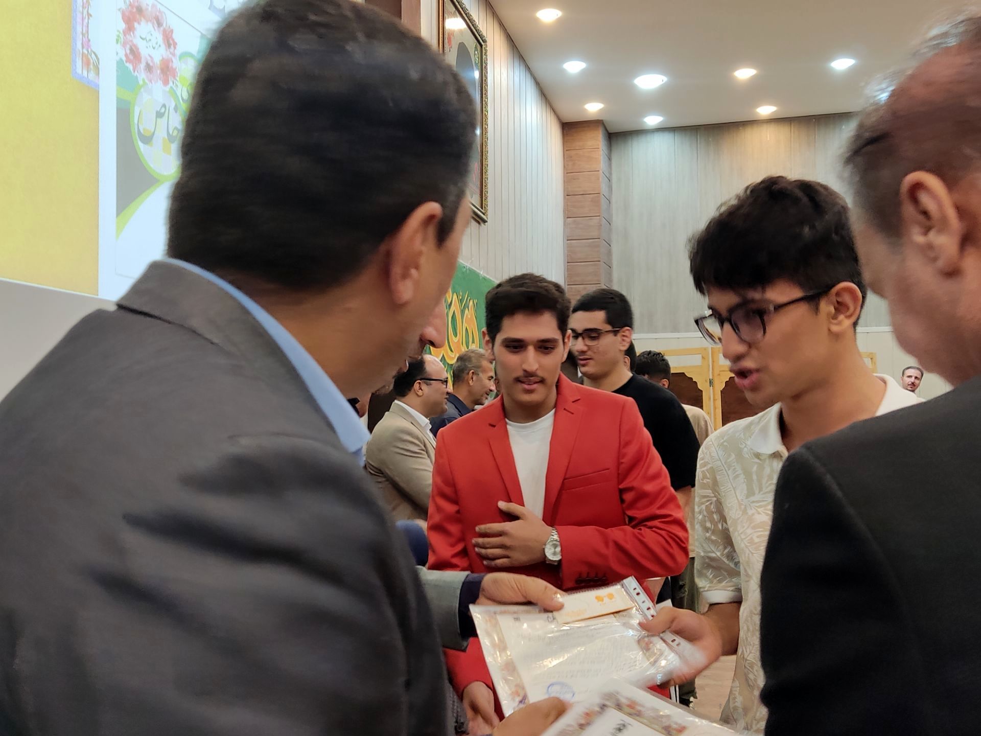 جشن ستارگان دبیرستان هیأت امنایی توحید دوره اول