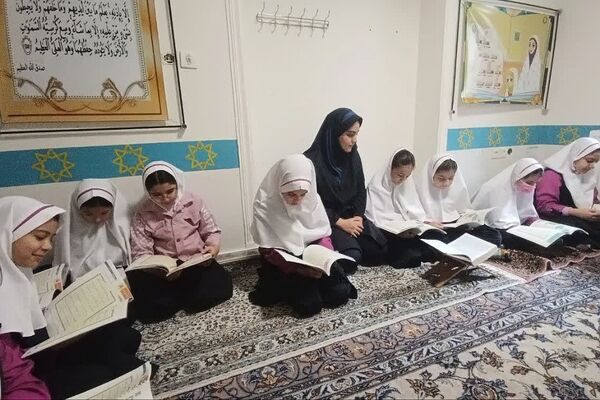 برگزاری محافل انس با قرآن در مدارس ابتدایی  رودهن 