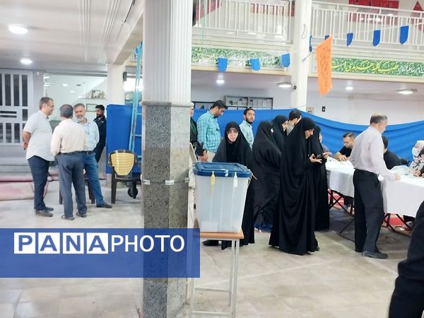 حضور مردم شهر کرمان در دور دوم انتخابات ریاست‌جمهوری