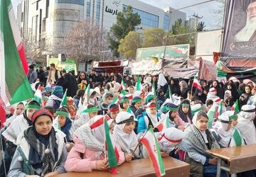 حضور مردم شهرستان شیروان در اربعین رهبر شهید و شهدای مدرسه‌ی‌ میناب