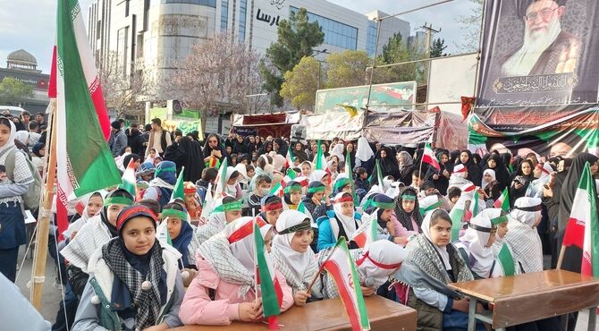 حماسه افرینی مردم شهرستان شیروان در اربعین رهبر شهید و شهدای مدرسه‌ی‌ میناب