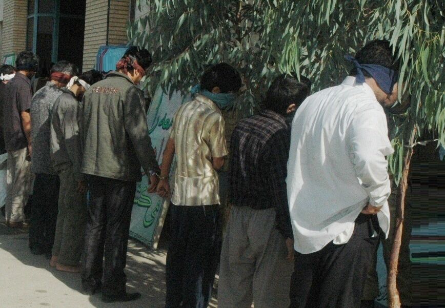 دستگیری8 نفر معتاد و خرده فروش مواد مخدر در"طبس"
