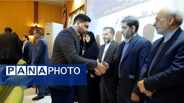 تجلیل از برگزیدگان پژوهشگر خراسانی در مشهد