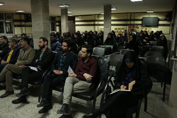 بصیرت افزایی فرهنگیان فیروزکوه علیه تهدیدات نوین 