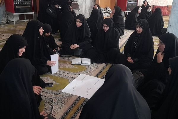 اجتماع بزرگ نوجوانان و جوانان بسیج در نماز جمعه