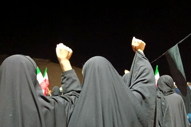 دومین شب محرم؛ در کنار شهید گمنام منطقه‌ی میانکوه