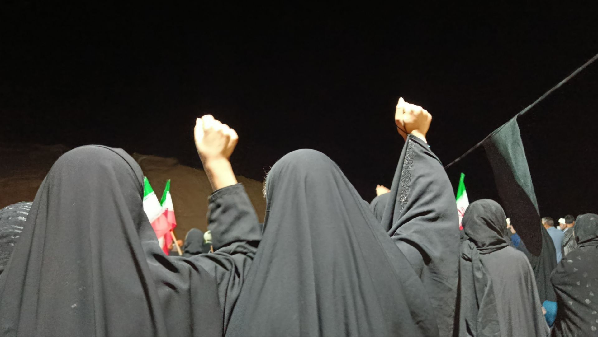دومین شب محرم؛ در کنار شهید گمنام منطقه‌ی میانکوه