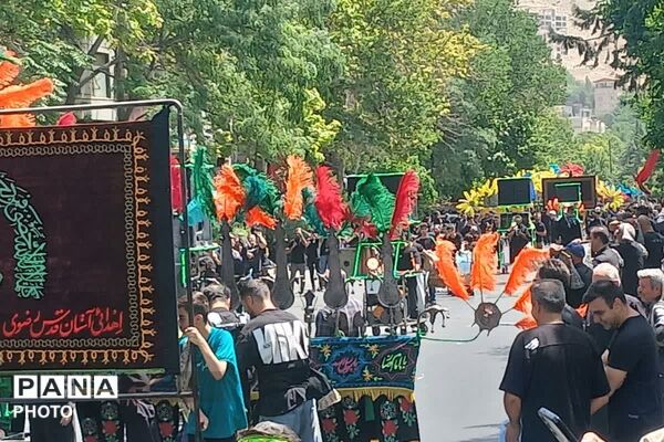 طنین صدای «یا حسین» در آسمان شهر