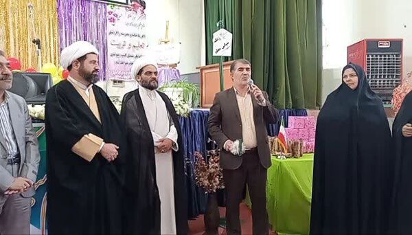 آیین نواختن زنگ معلم در دبیرستان نمونه دولتی فراهی فاروج همزمان با سراسر کشور
