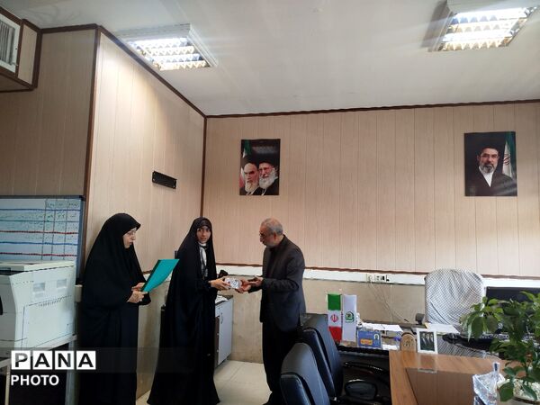 تقدیر و تجلیل از خبرنگاران پانا مدارس شاهد استان البرز