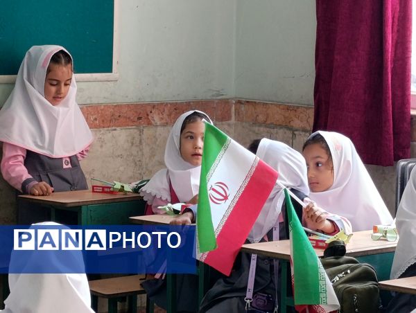 جشن شکوفه‌ها در ملکان؛ استقبال گرم از نوگلان دبستانی