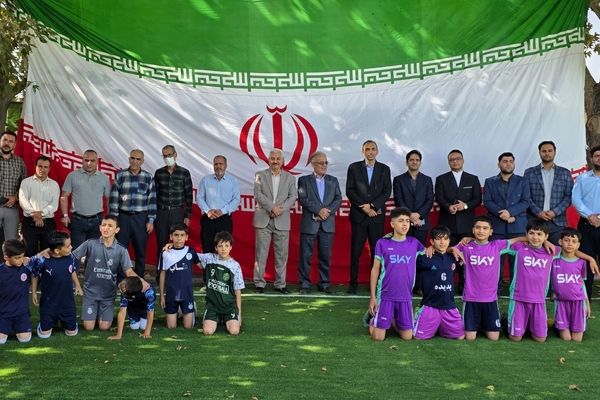آیین افتتاحیه زمین چمن مصنوعی دبستان اسماعیل سامنی ناحیه ۲ بهارستان