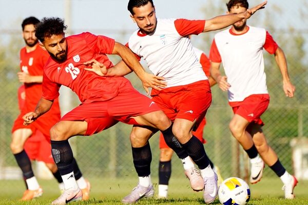 تمرین فشرده ۱۰۰ دقیقه‌ای امیدهای فوتبال ایران  زیر آفتاب آنتالیا