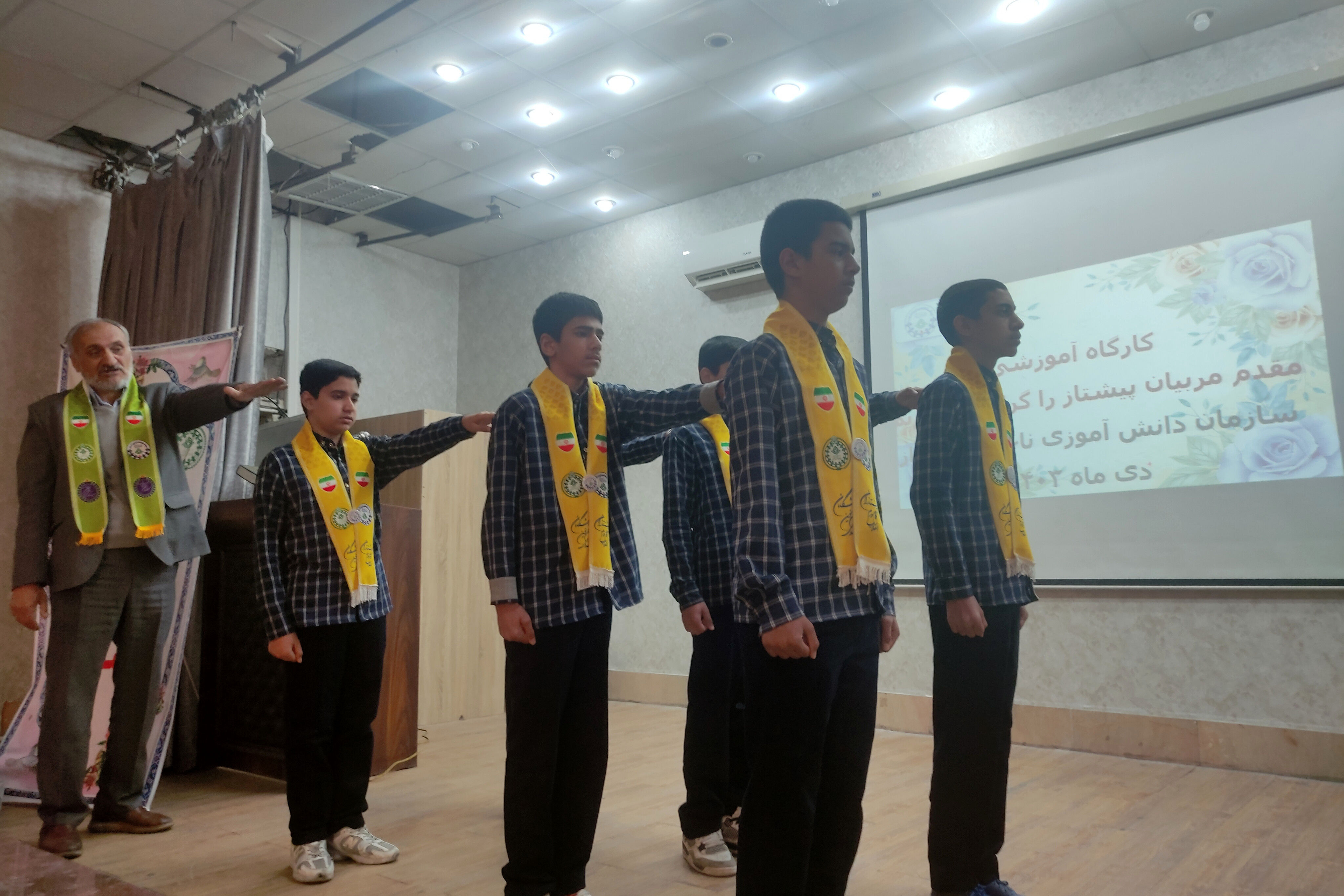 کارگاه توانمند‌سازی مربیان پیشتاز ناحیه 4 شیراز و آموزش مهارت‌های تشکیلاتی 