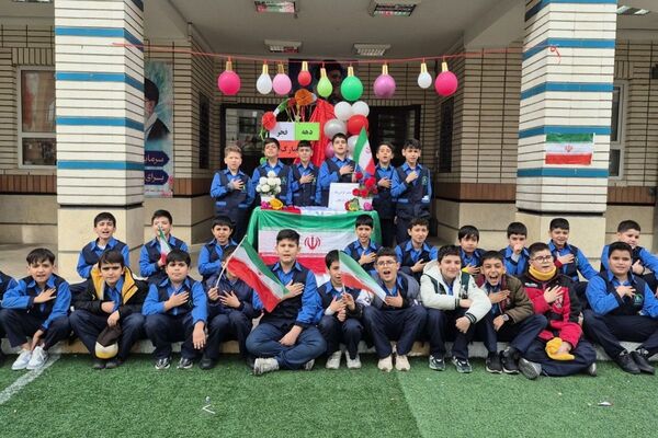 مدارس اسلامشهر یکصدا در جشن انقلاب 