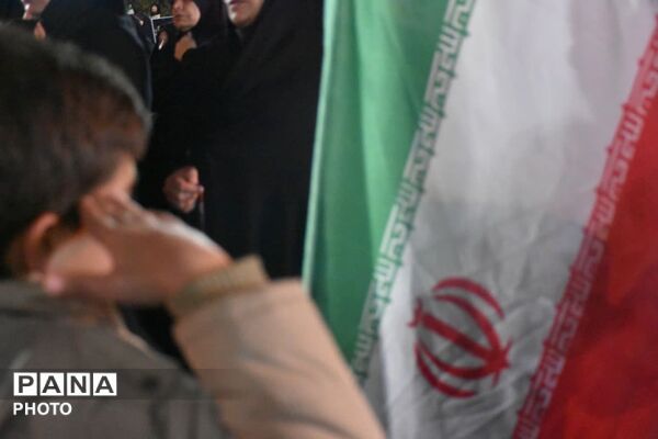 پنجاه‌وهفت شب مقاومت و وفاداری در قروه؛ تجدید پیمان در میدان سردار سلیمانی