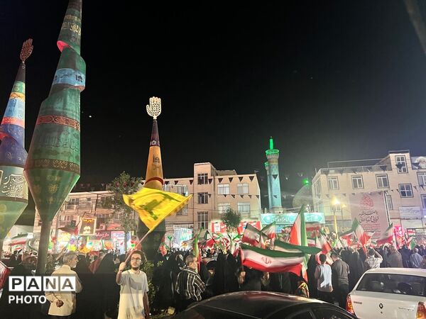 حضور باشکوه مردم کرج در صد و ششمین شب