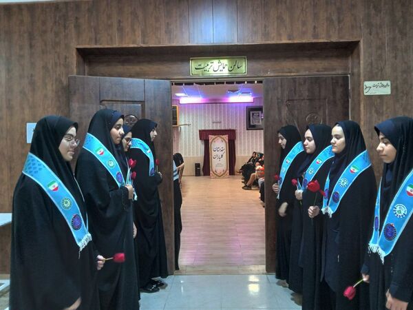 اولین جلسه مشاوره‌ای تحصیلی دبیرستان نمونه فرهنگ حاج حسین عربخانی