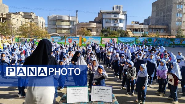جلسه آموزشی کمپین پیشگیری از پوکی استخوان در مدرسه شاهد خیر سجادی 