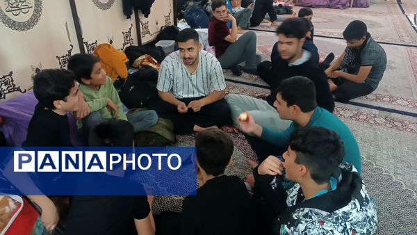 ساخت پل ماکارونی توسط معتکفین اعتکاف دانش آموزی سه روز در بهشت