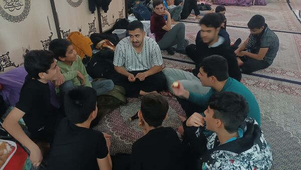 ساخت پل ماکارونی توسط معتکفین اعتکاف دانش آموزی سه روز در بهشت