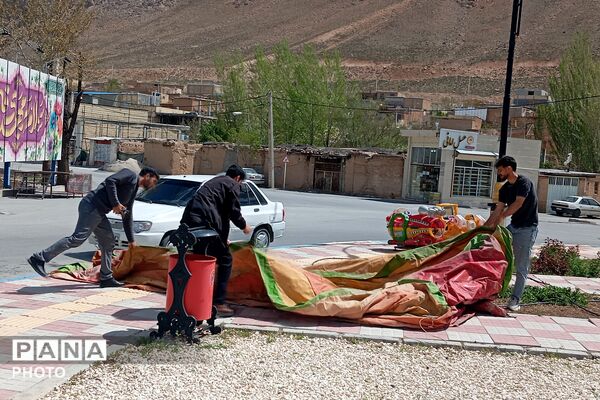 لبخندهای کودکانه زیر پرچم سبز رضوی