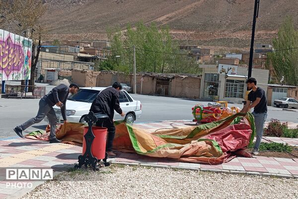 لبخندهای کودکانه زیر پرچم سبز رضوی