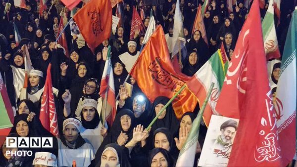 طنین دوباره «لبیک یا خامنه‌ای» در صد و چهل و دومین شب نورآباد 