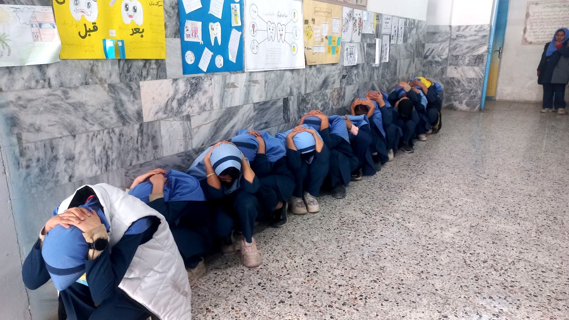 بیست و هفتمین مانور سراسری زلزله در مدرسه فرهنگ خلیل آباد 