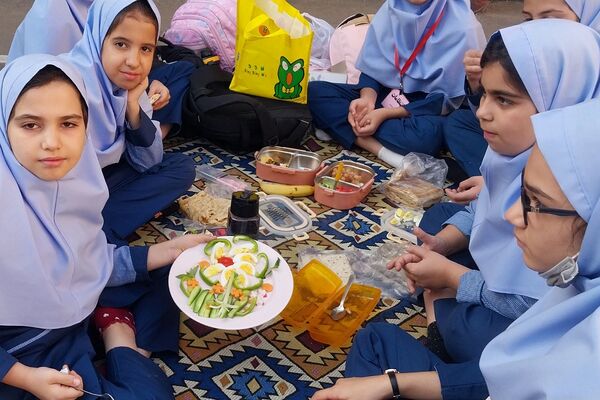 صبحانه سالم و روز تخم مرغ در دبستان شهید مجید مجیدی ناحیه دو شهرری 