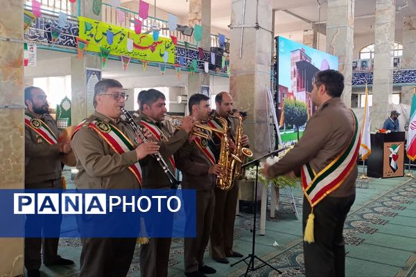 گل‌های سپاس بر مزار قهرمانان شیراز