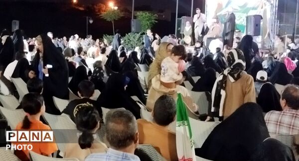 پیوند عشق و ایمان در دلِ جمعیت 
