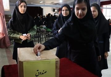 انتخابات انجمن ورزشی دبیرستان الغدیر پاکدشت