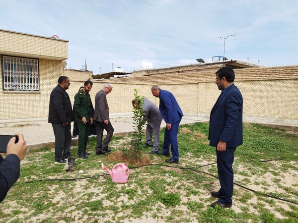 جشن مدرسه‌ای «ایرانمون» در مدرسه شهدای میانشهر