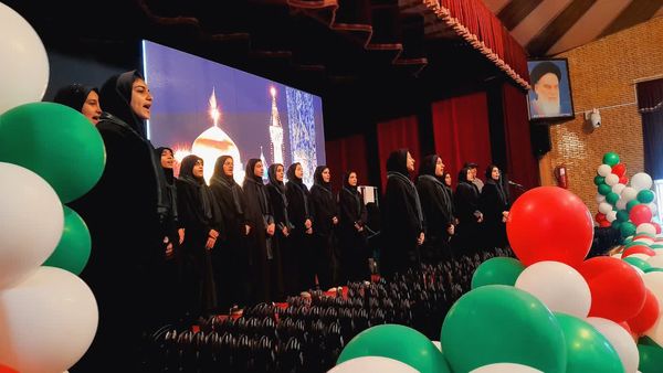 تقدیر از برگزیدگان جشنواره امید فردا