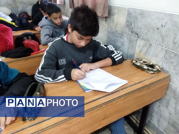 برگزاری امتحانات نوبت اول در دبیرستان نمونه دانش کاشمر