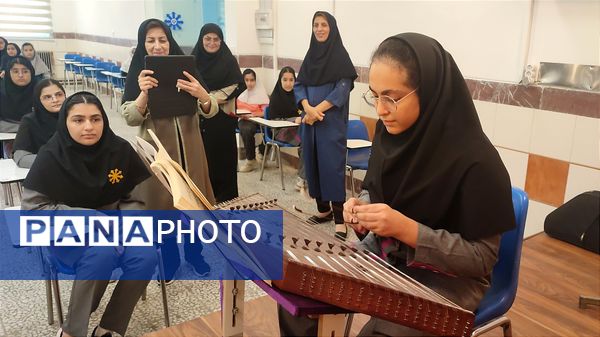 آیین تجلیل از ورودی‌های جدید دبیرستان فرزانگان قائمشهر